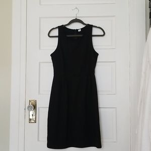 Black sleeveless dress